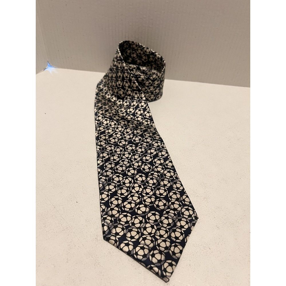 MUSEUM ARTIFACTS Men's Tie 100% Silk Soccer Necktie‎ 59.5" Long